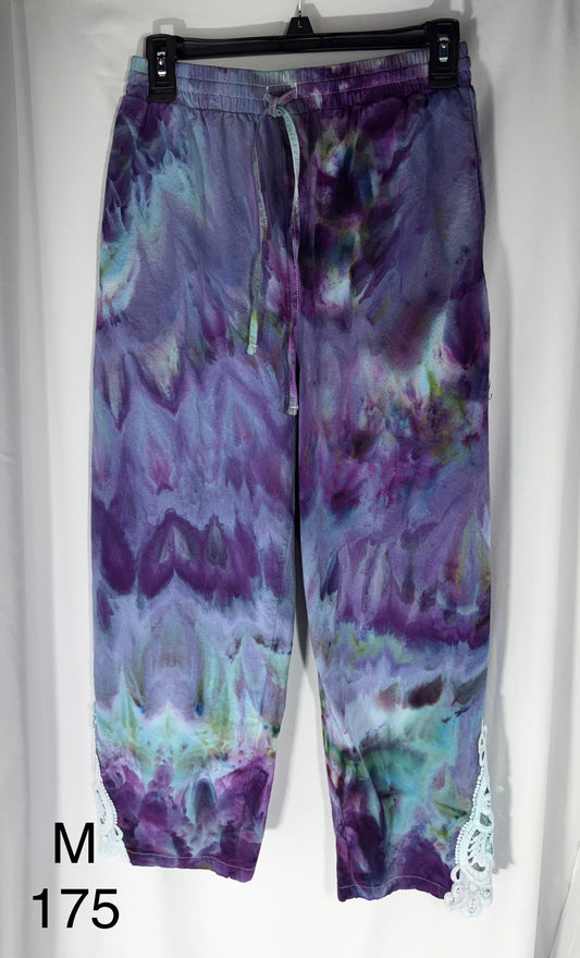 M Women's Elastic Waist Capri's #175